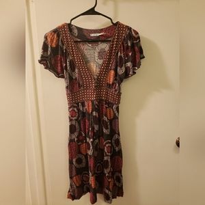 Kimchi Blue short sleeve midi dress, bold rich earth tones print, soft, size XS